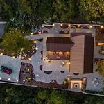 Luiv Villa