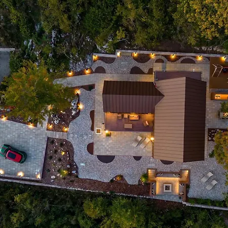 Luiv Villa